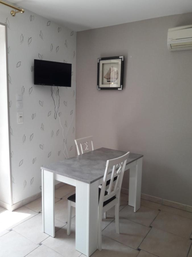 Logis De Lange Studio 2 P Saint-Hilaire-la-Palud Екстериор снимка